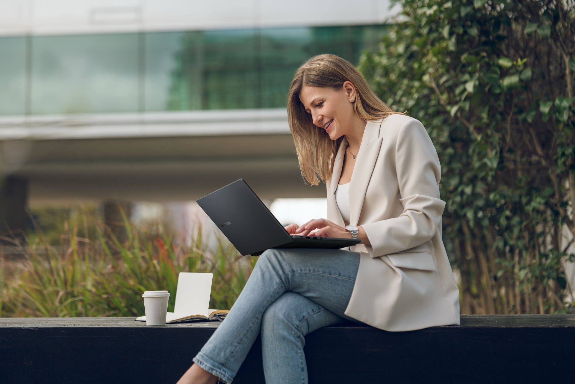 Ноутбук ExpertBook BM1 від ASUS
