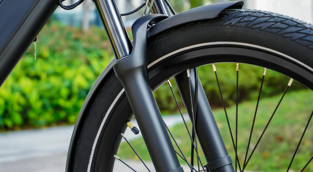 Avantages des fourches à suspension sur les vélos électriques