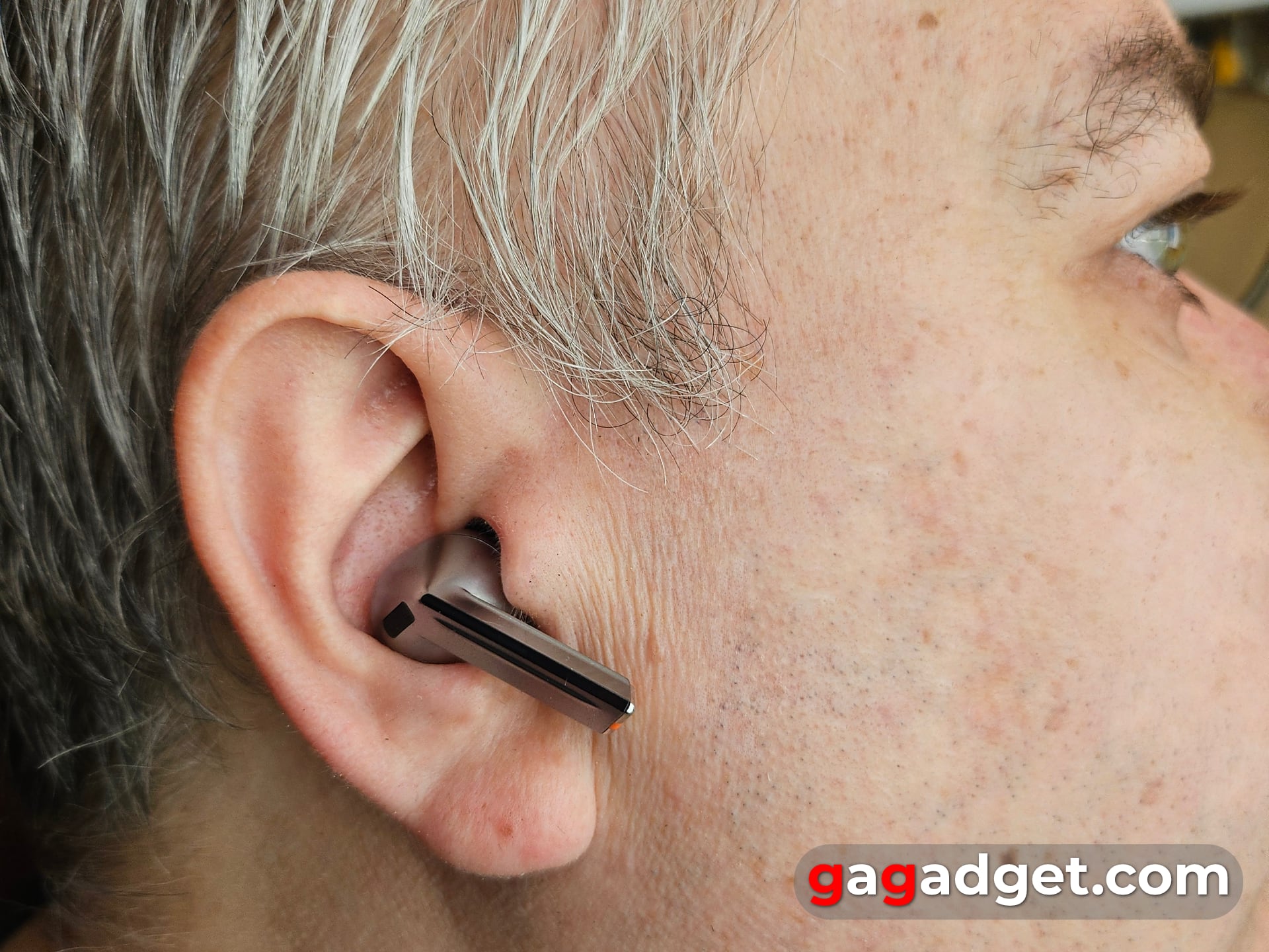 Samsung Galaxy Buds 3 Pro у вусі