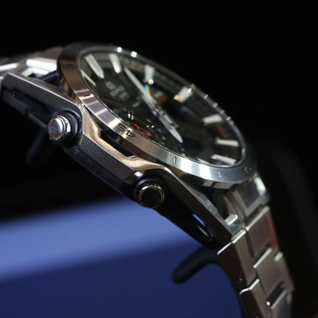 Casio watch with internal components