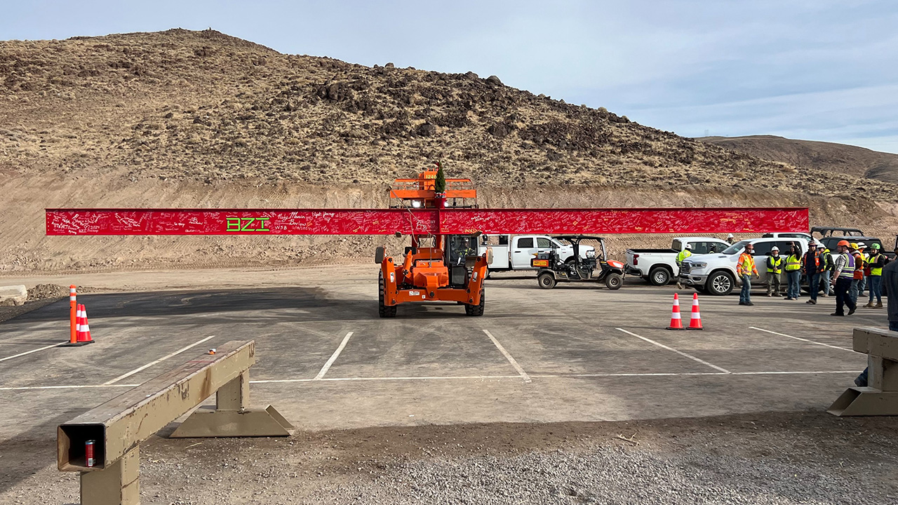 Une photo du chantier de construction du Tesla Semi