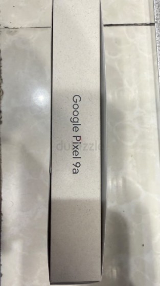 Огляд Google Pixel 9a в кольорі