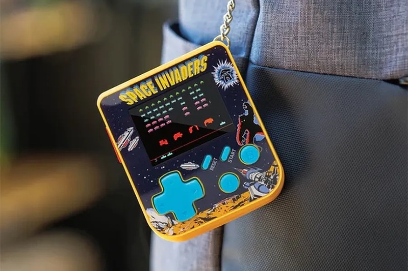 Четыре версии Super Micro Keychain Gamer