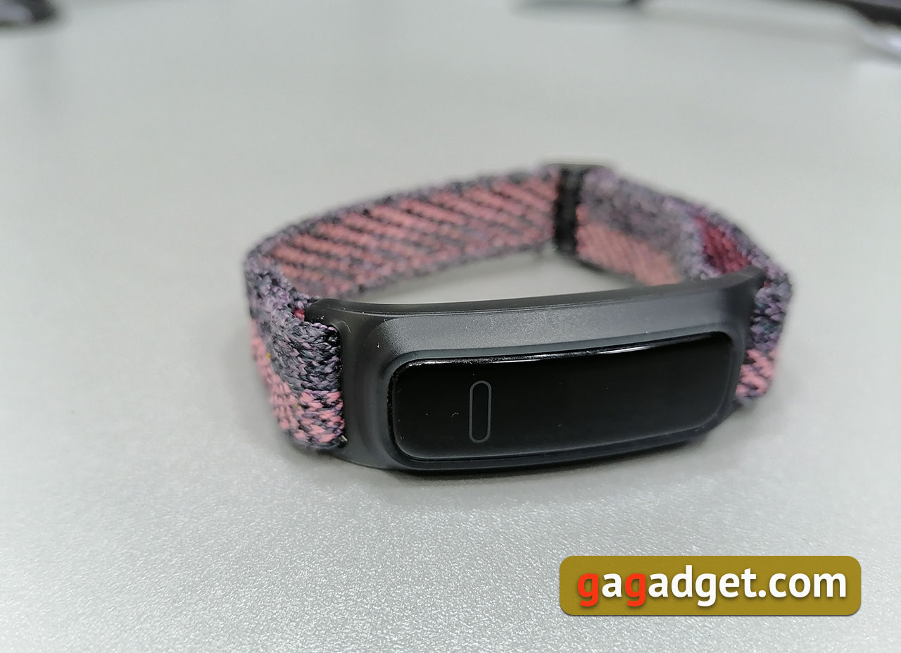 Огляд Huawei Band 4e: гарний трекер для бігу та баскетболу