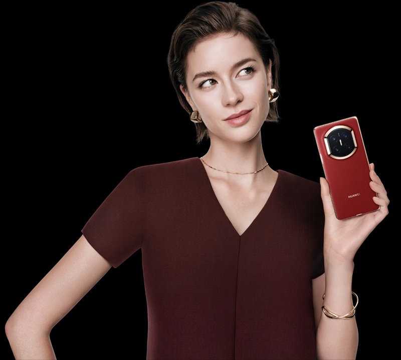 Huawei Mate X7 у кольорі Universal Red