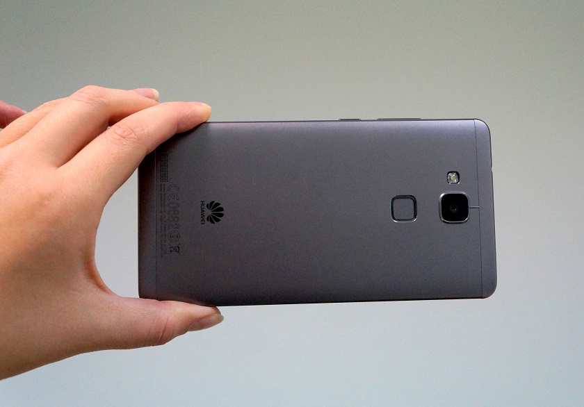 Обзор смартфона Huawei Mate7-3