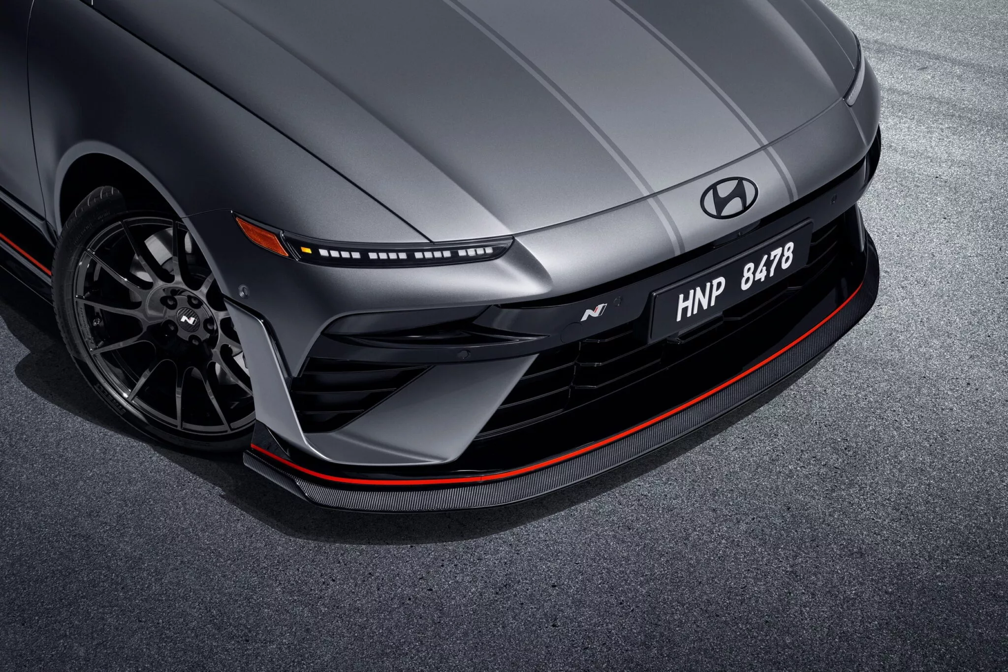 Hyundai Ioniq 6 N с новым пакетом N Performance Parts - вид сбоку