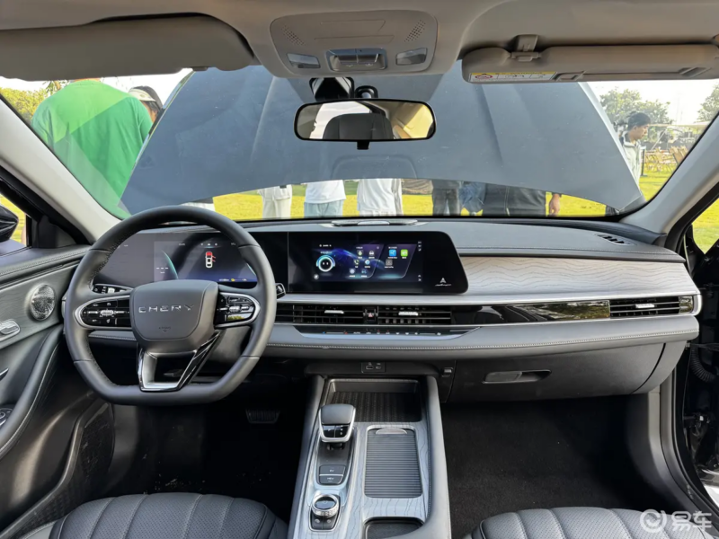 Інтер'єр автомобіля Chery Fulwin A8 2025