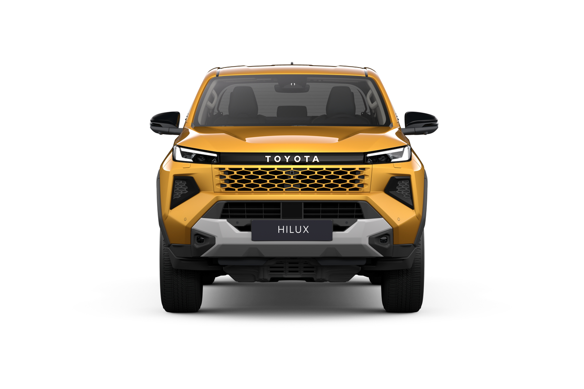 Toyota Hilux side view
