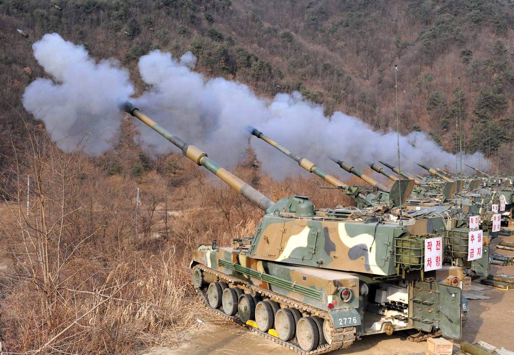 K9 self-propelled howitzers of the South Korean army