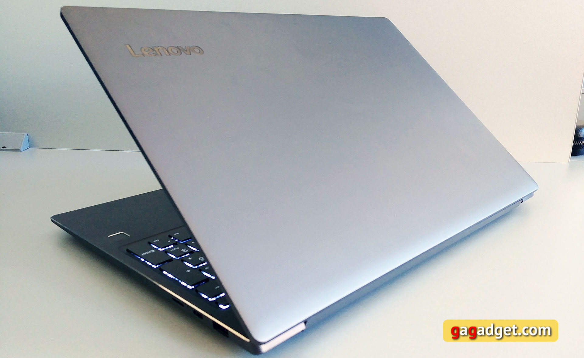 lenovo-ideapad-720s-15ikb-05.jpg