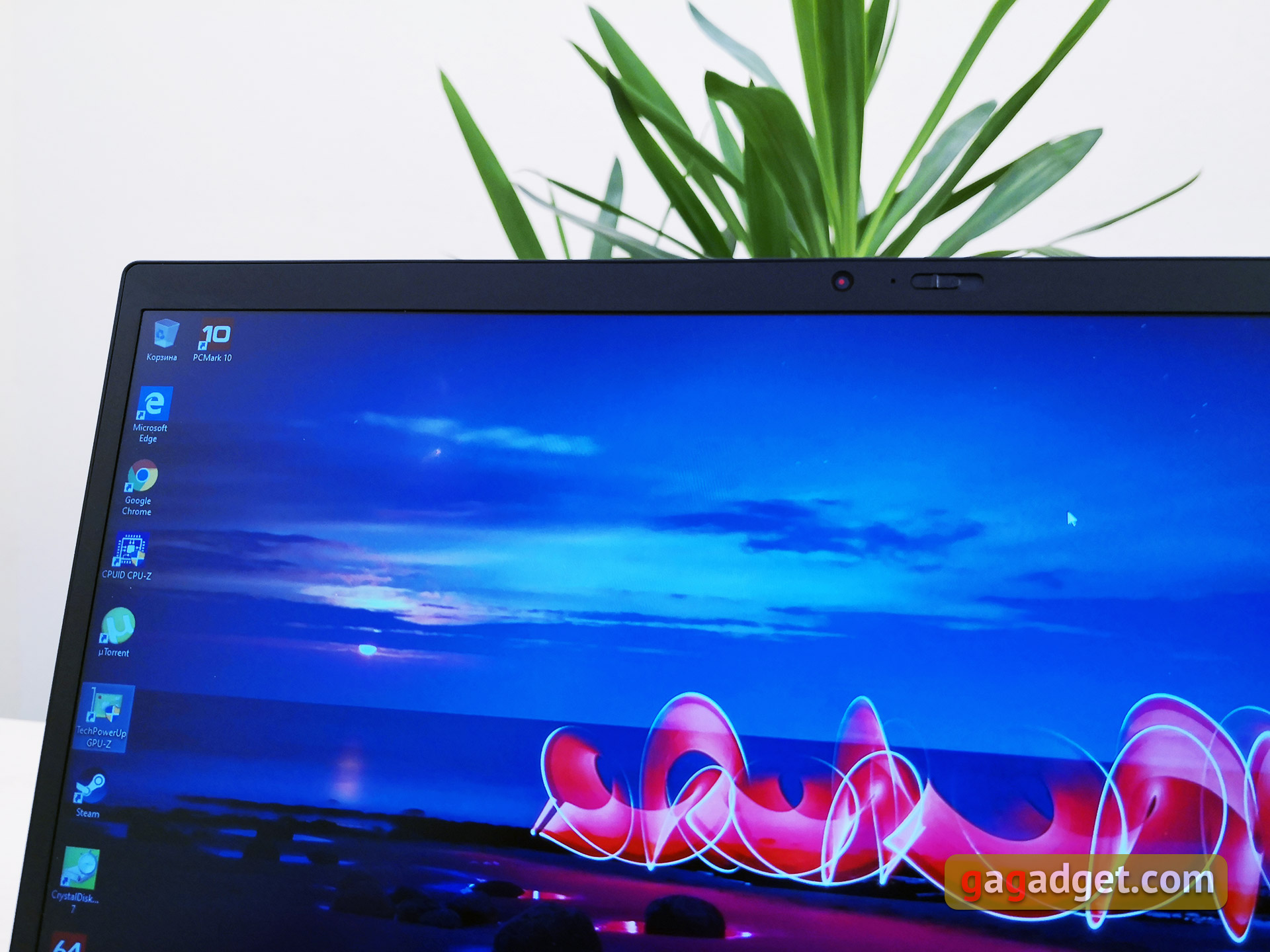 Обзор Lenovo ThinkPad X1 Carbon 7th Gen: обновлённая бизнес-классика-23