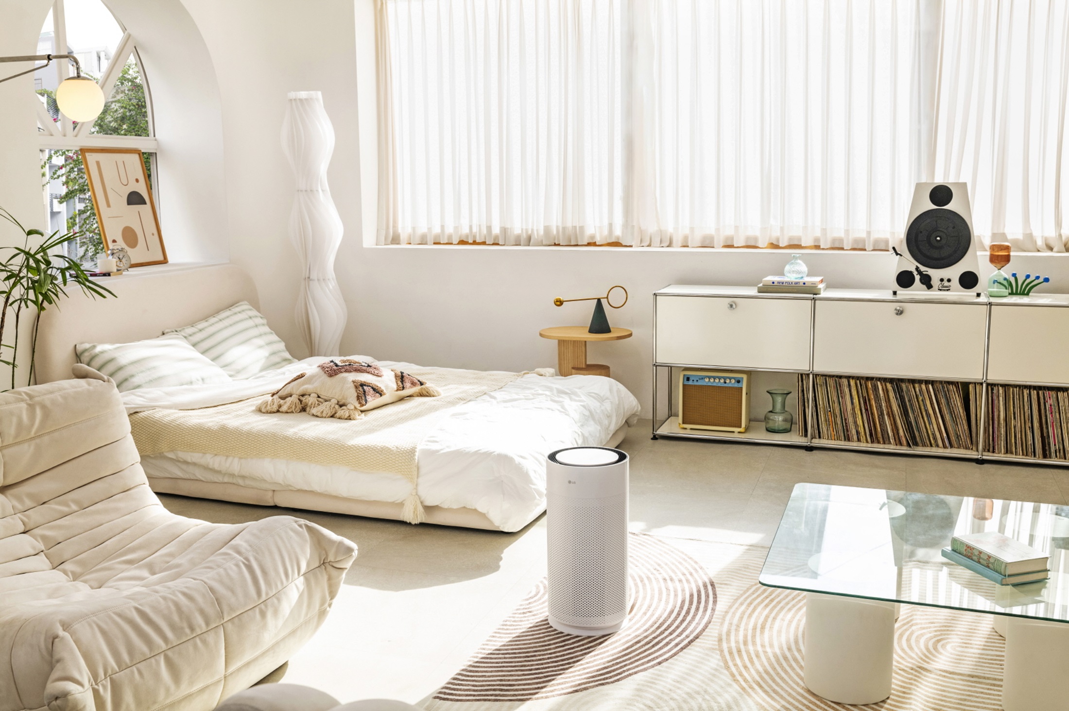 LG PuriCare AeroHit dans un boîtier blanc comme neige
