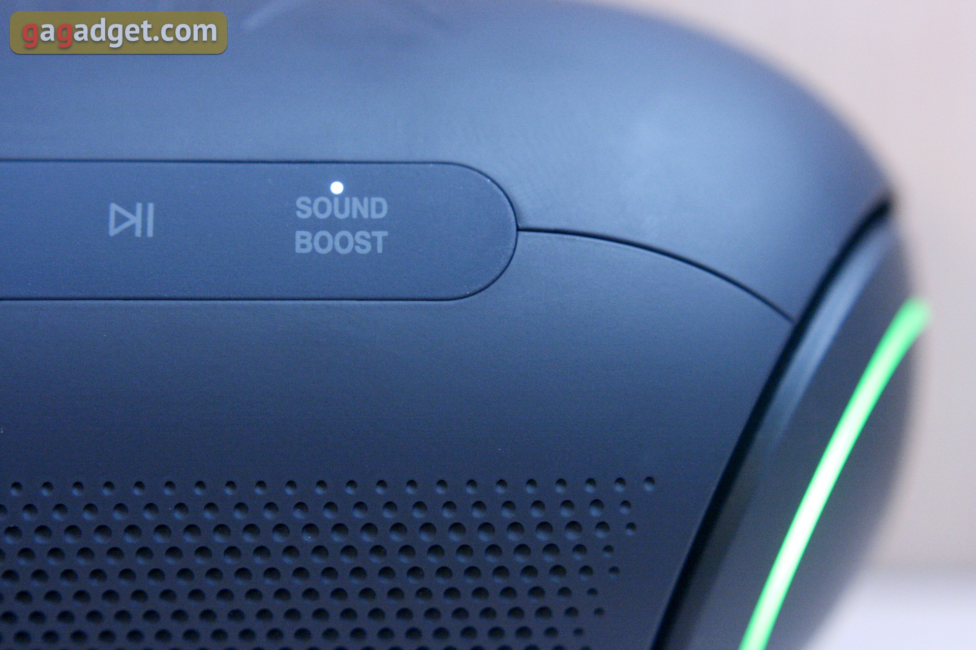 LG XBOOM Go Bluetooth Speakers Review (PL2, PL5, PL7)-50