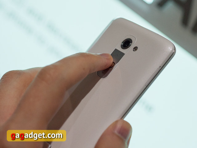 Первый взгляд на смартфон LG G2-4