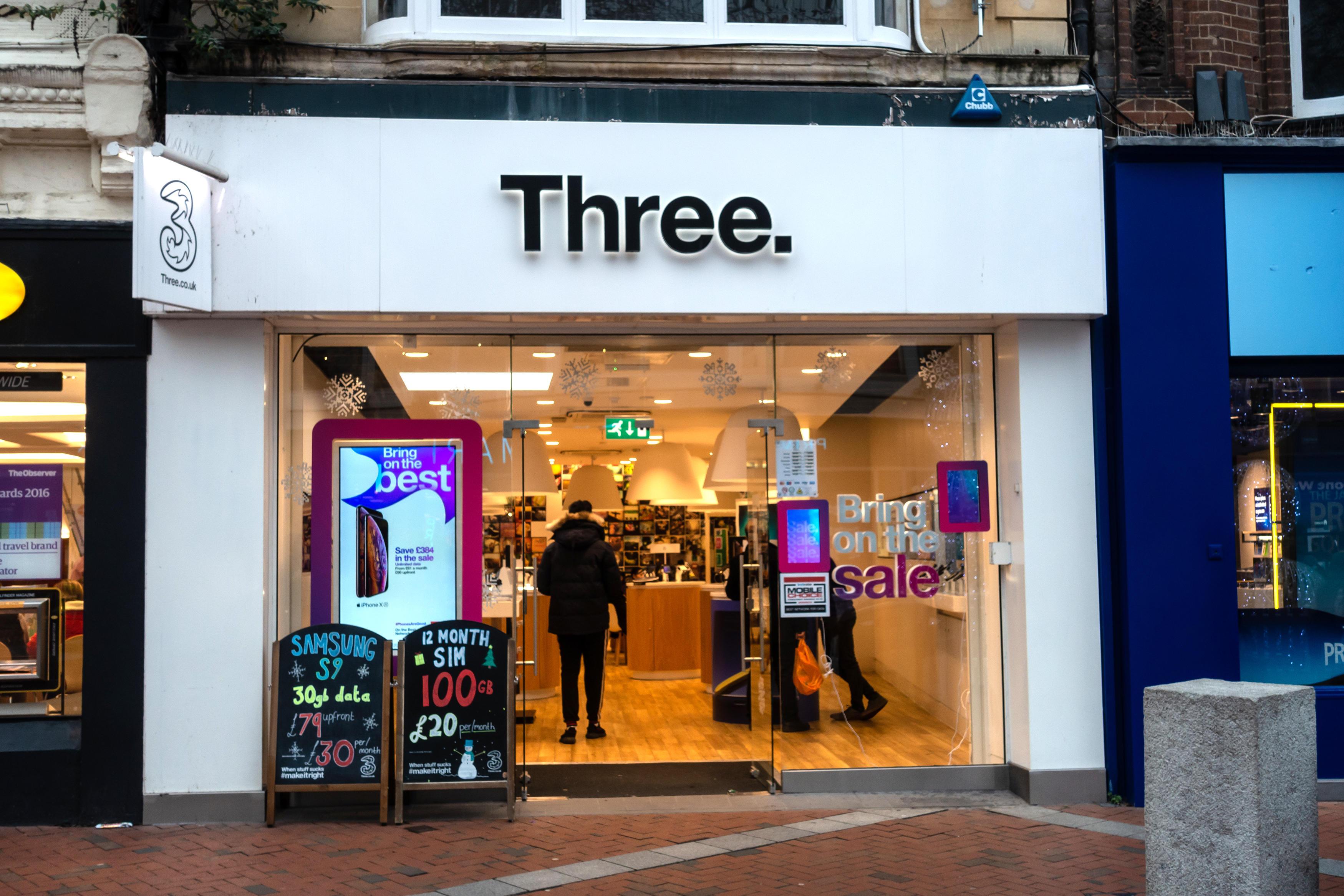Cellular operator Three has launched a Business Broadband plan with 5G and an average speed of 100 Mbps at a price of £14.17