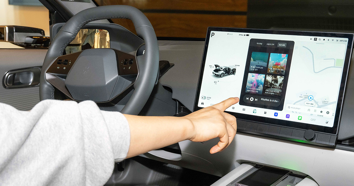 Hyundai Pleos Connect sur le stand de démonstration