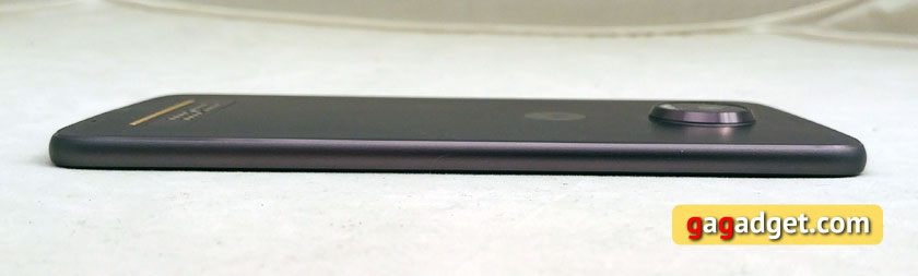 moto-z2-play-13.jpg