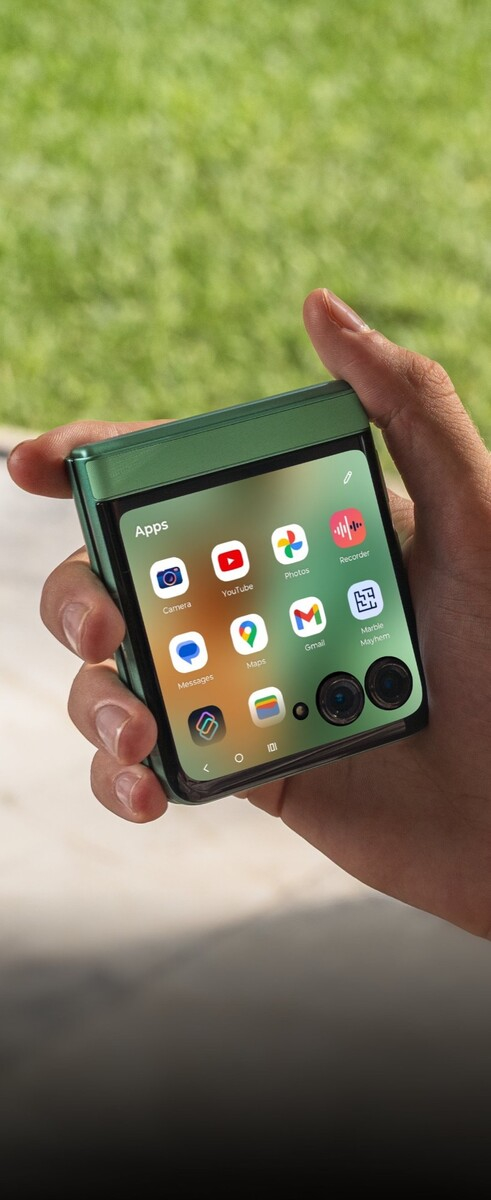 Motorola Razr 60 image 2