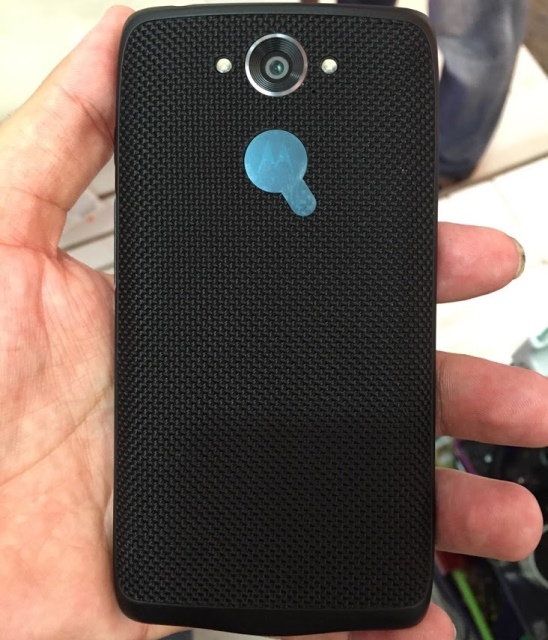 Живые фото Motorola Moto Maxx (международной версии Droid Turbo)-2