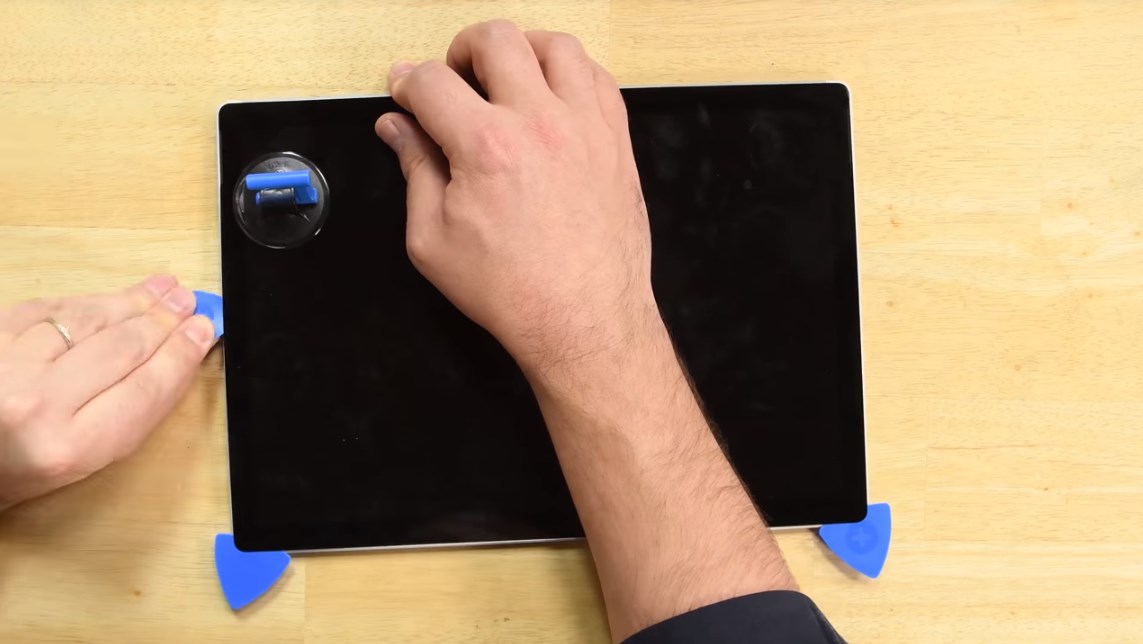 ms-surface-book-2-ifixit-teardown-1.jpg