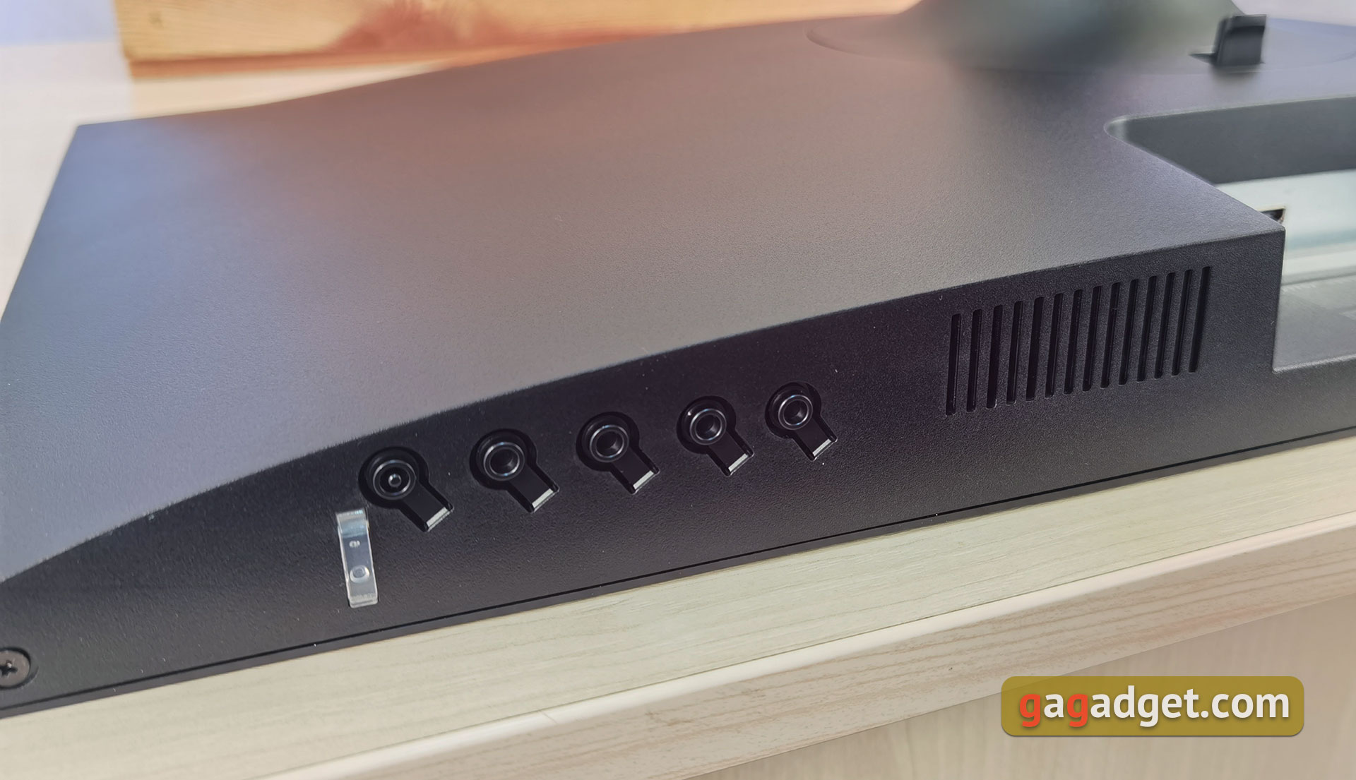 Présentation du MSI Modern MD271P : moniteur de bureau 75 Hz-11