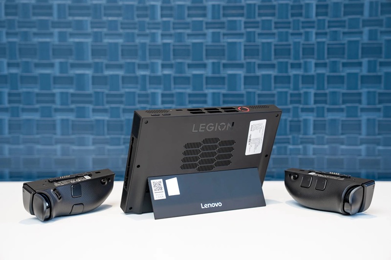 Екран Lenovo Legion Go 2