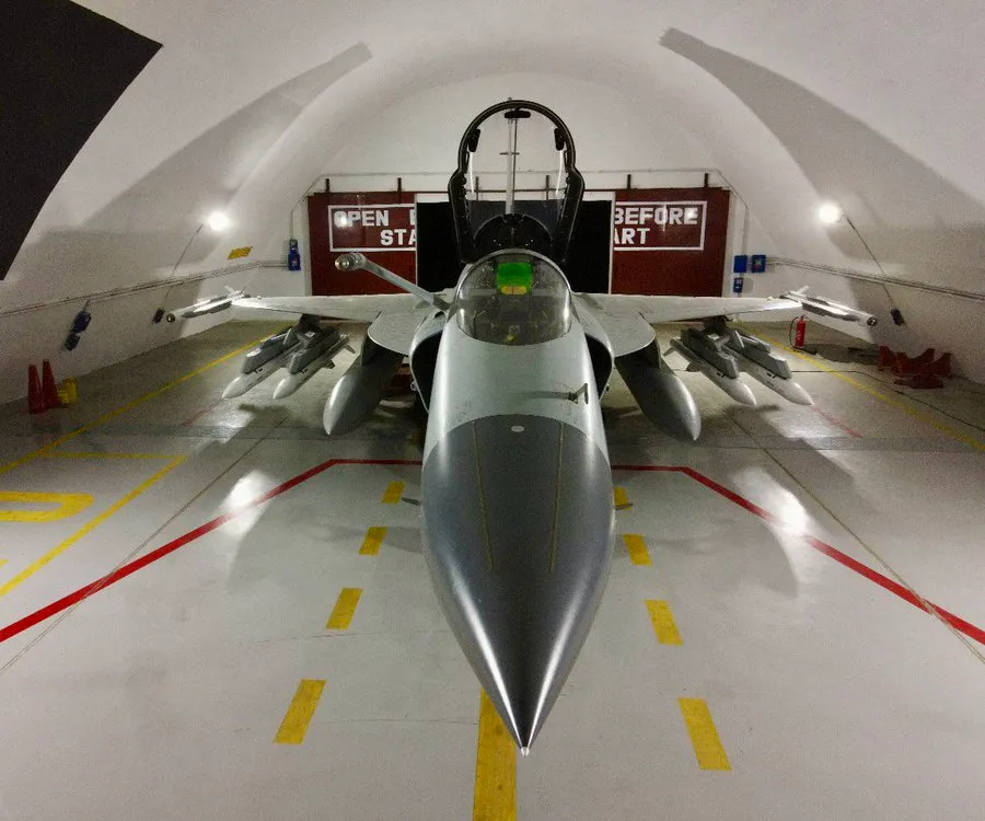 Пакистанський винищувач JF-17 Block III Thunder з ракетами PL-15