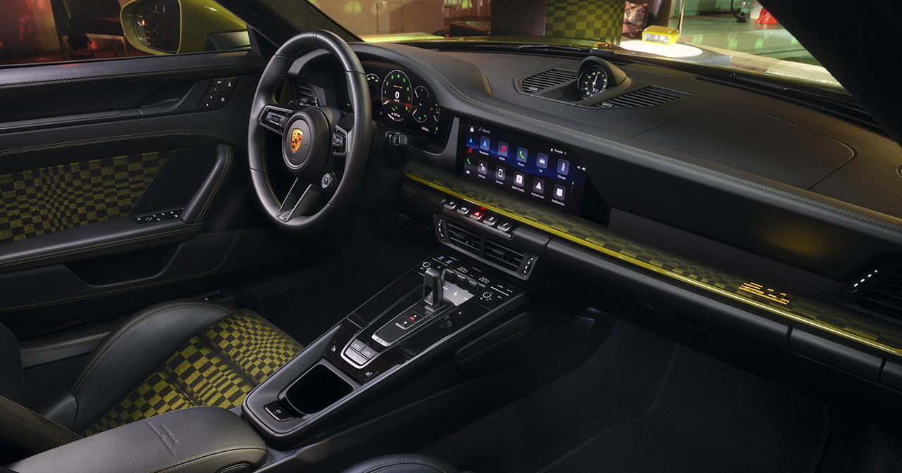Вінтажний салон Porsche 911 Spirit 70