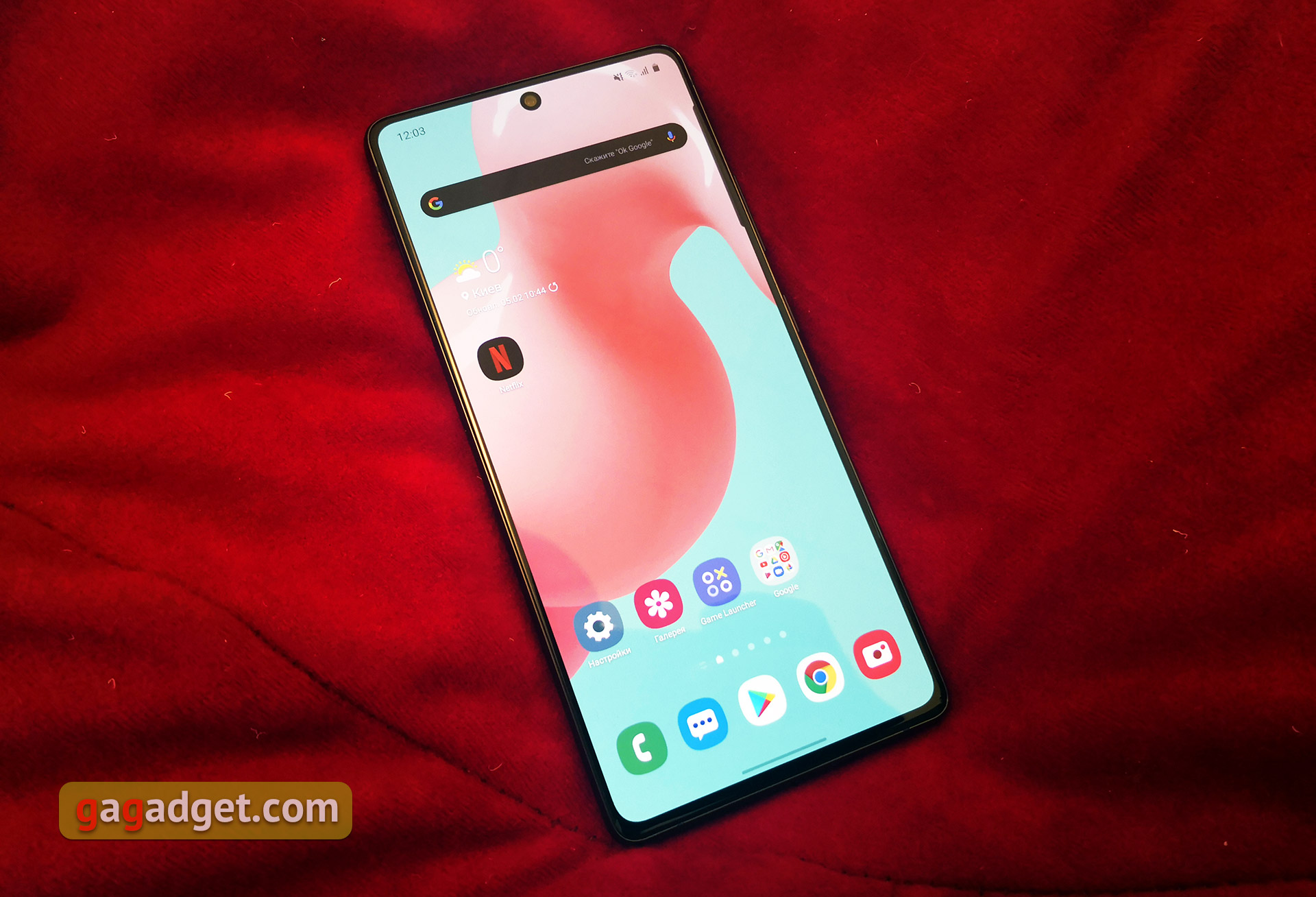 Огляд Samsung Galaxy S10 Lite: флагман на мінімалках