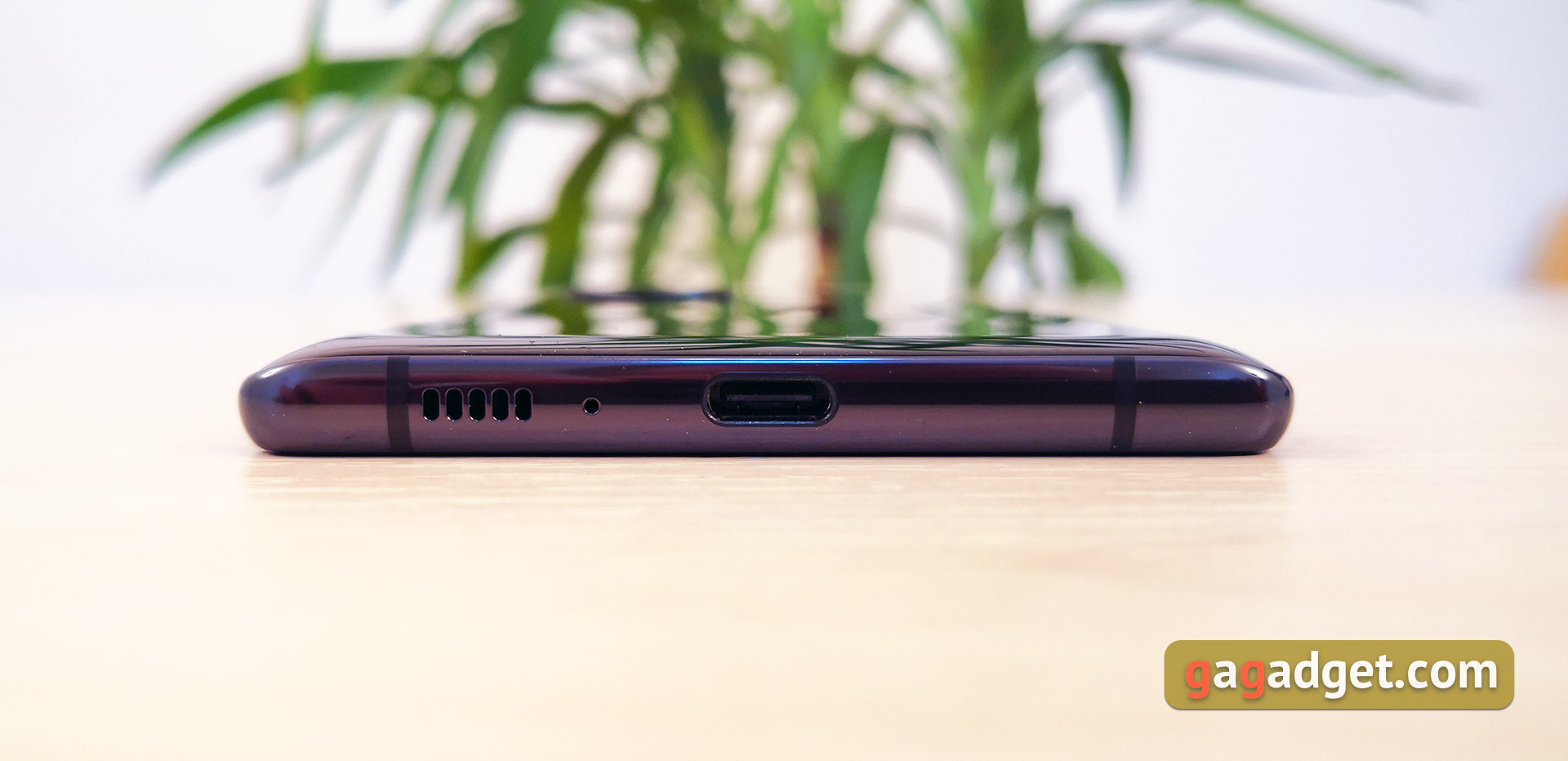 Огляд Samsung Galaxy S10 Lite: флагман на мінімалках-9