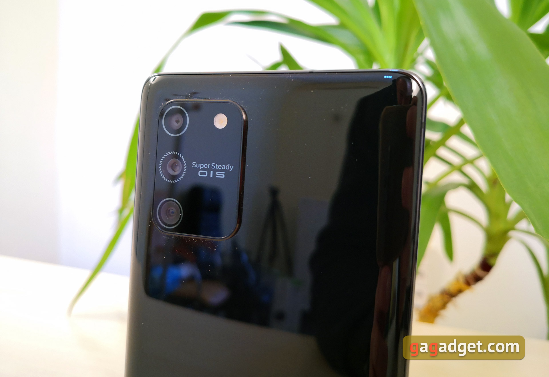 Огляд Samsung Galaxy S10 Lite: флагман на мінімалках-11