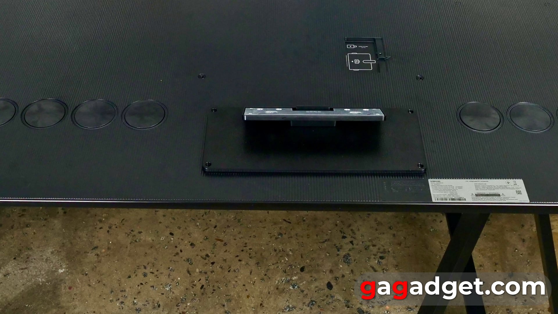 Шах и мат: обзор 65-дюймового OLED-телевизора Samsung S95D-18
