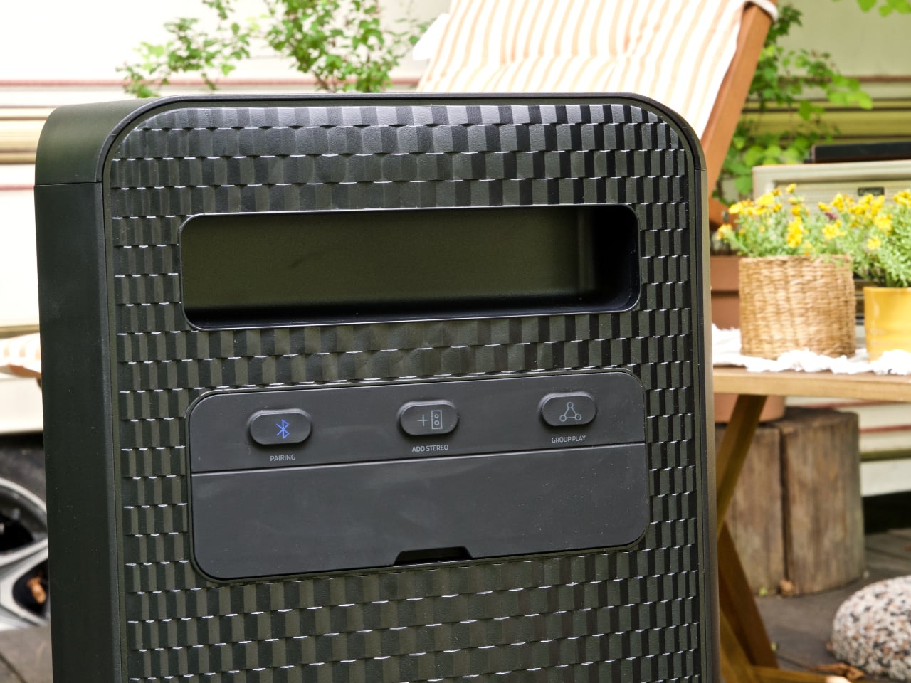 King of the vibe: Samsung Sound Tower MX-ST50B heavy-duty speaker with built-in battery and LED backlight review-7