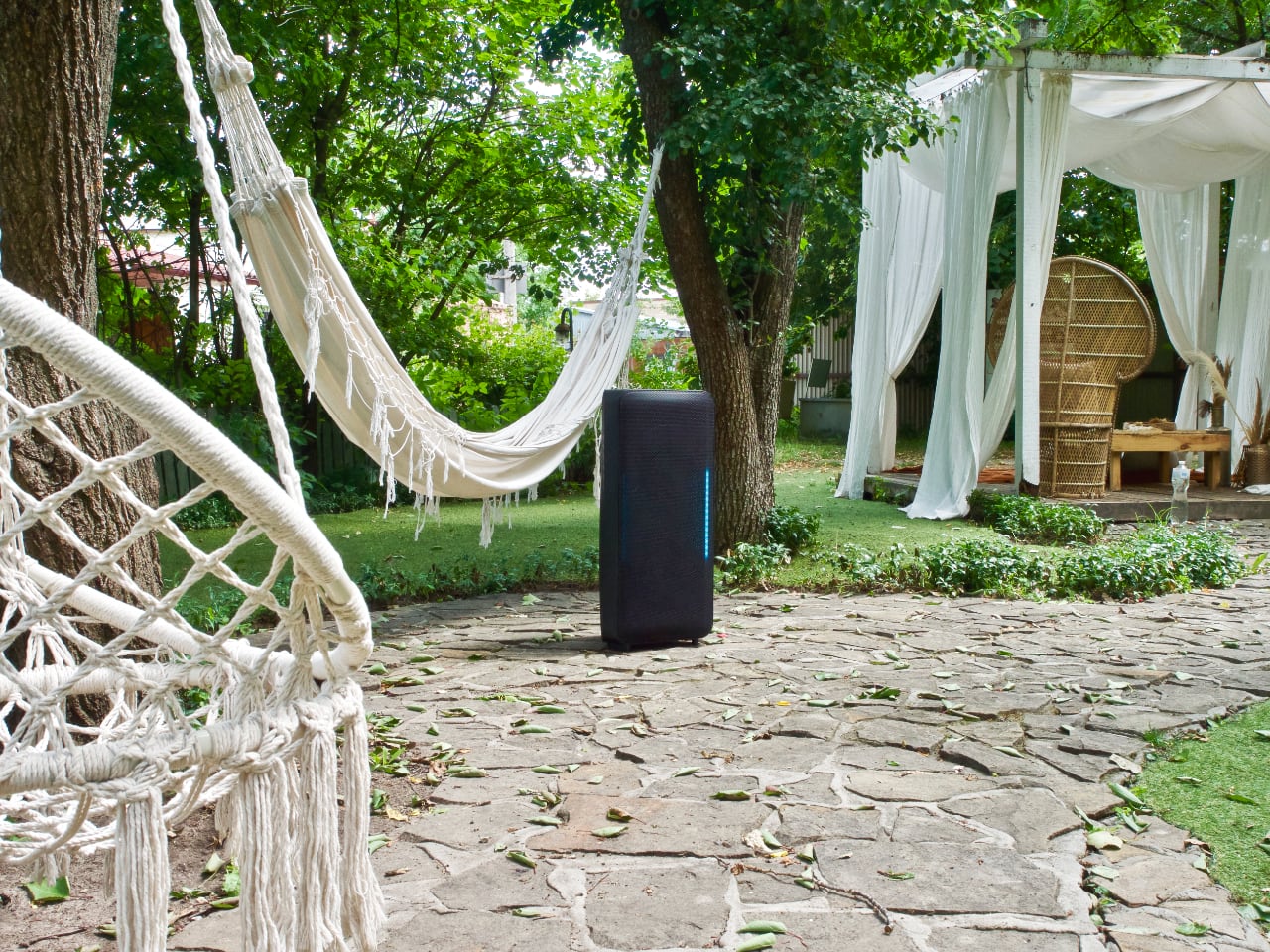 King of the vibe: Samsung Sound Tower MX-ST50B heavy-duty speaker with built-in battery and LED backlight review-53