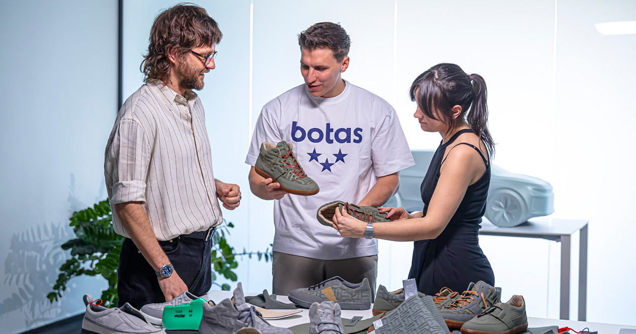 Детали кроссовок Skoda Botas