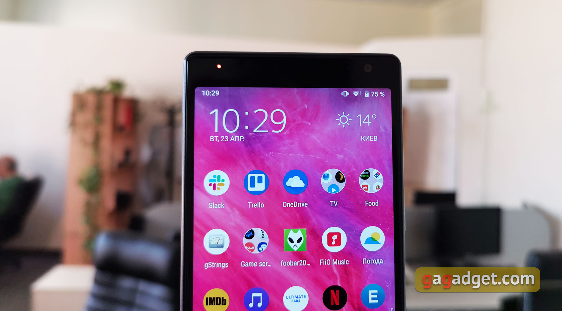 Обзор Sony Xperia 10 Plus: смартфон для любимых сериалов и социальных сетей-6