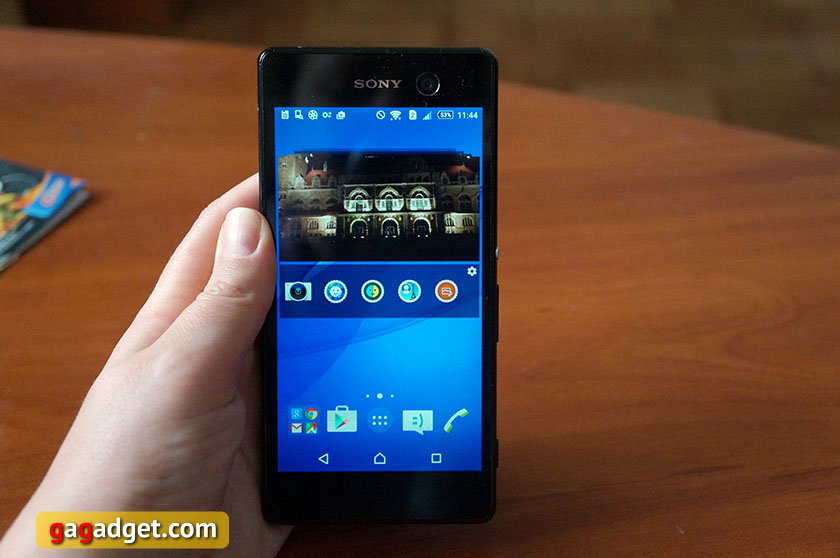 Обзор Sony Xperia M5: босиком по воде-2