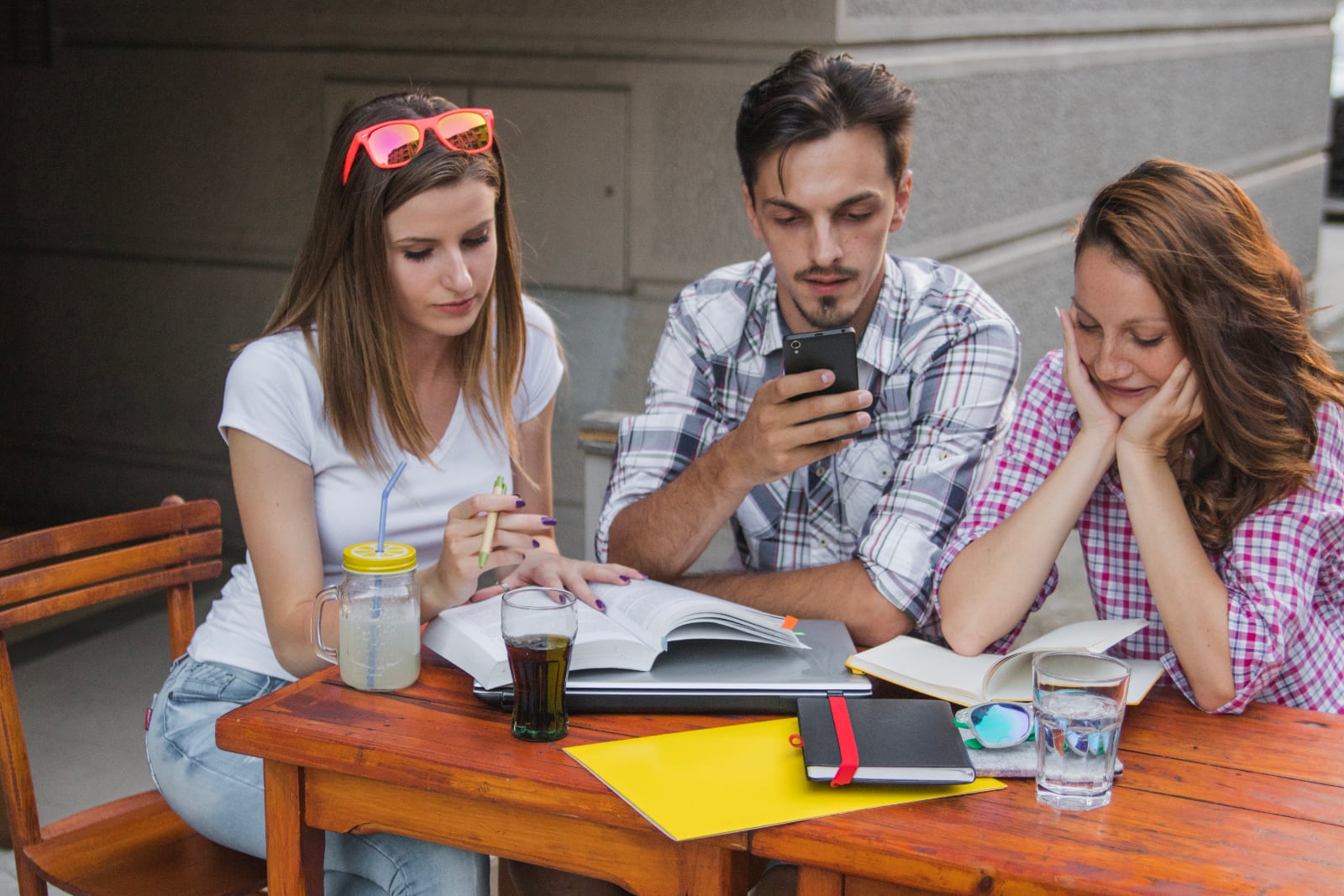 Boosting Your Creativity: How Gadgets and Technology Can Inspire Your Essay Writing-2