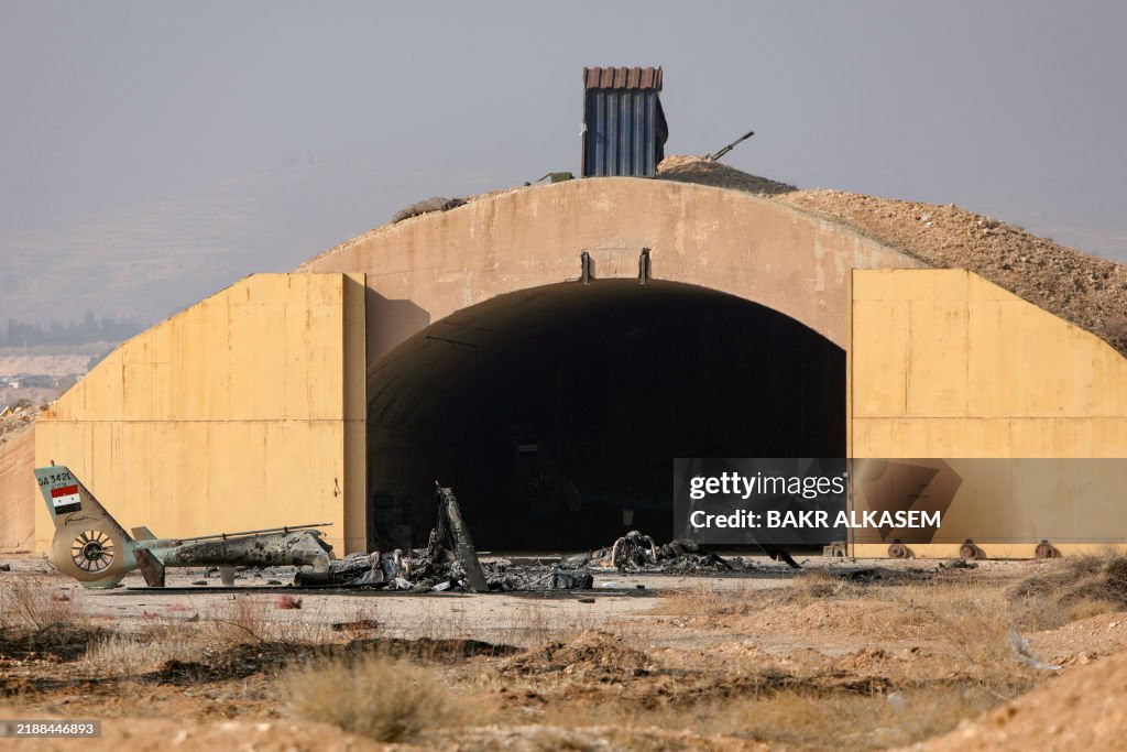 Destruction de la base aérienne de Mezzeh - Hélicoptères Gazelle SA342 de l'Aérospatiale française