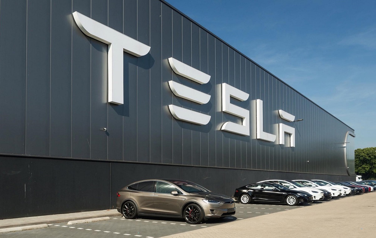Tesla загрожує кримінальна справа через аварії за участю системи допомоги водієві