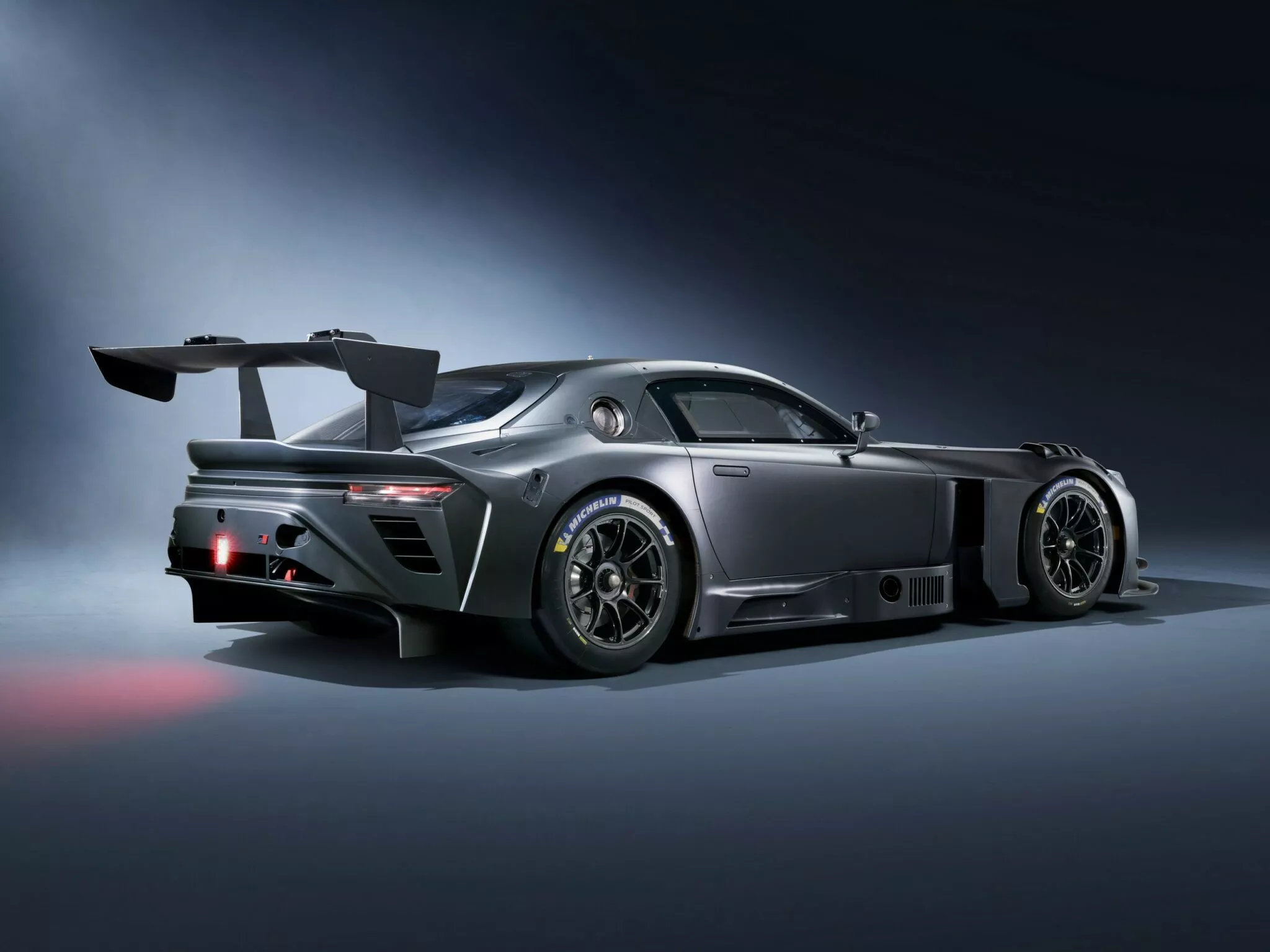 Близкий вид деталей Toyota GR GT
