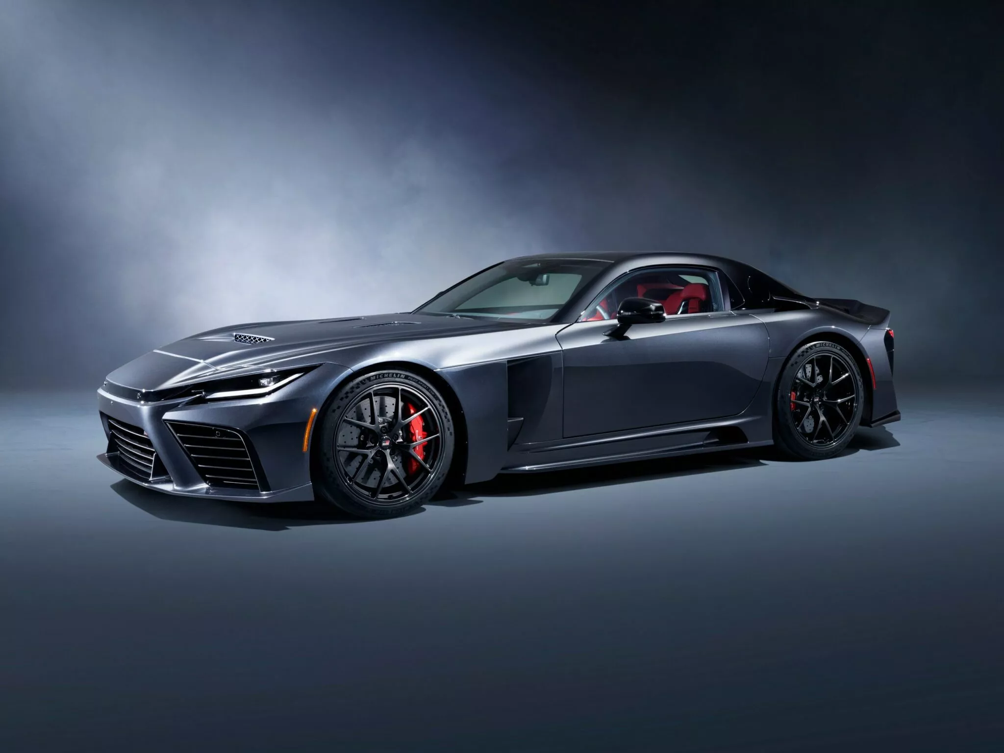 Вид сбоку Toyota GR GT