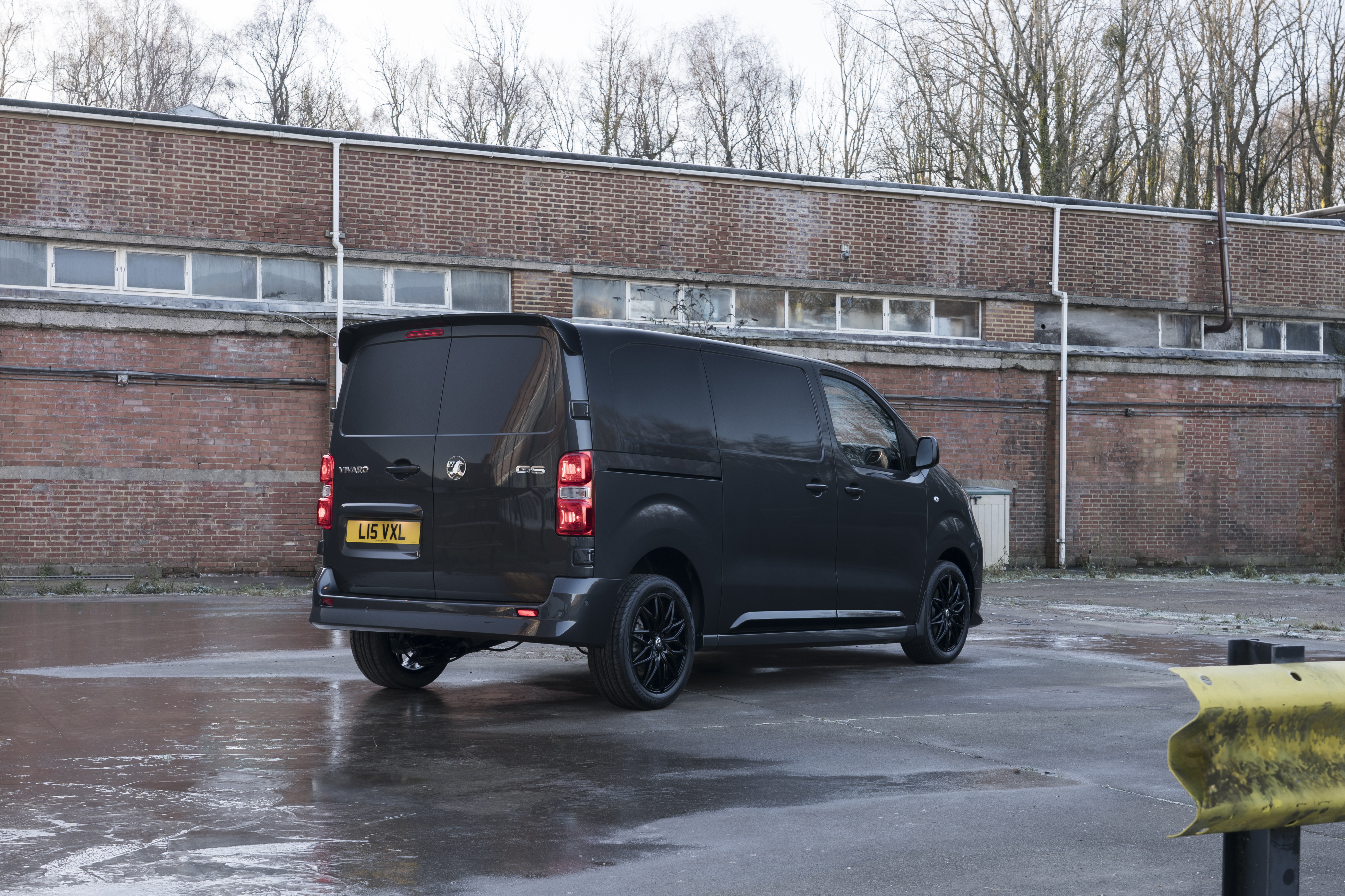 Vauxhall Vivaro GS exterior view 2