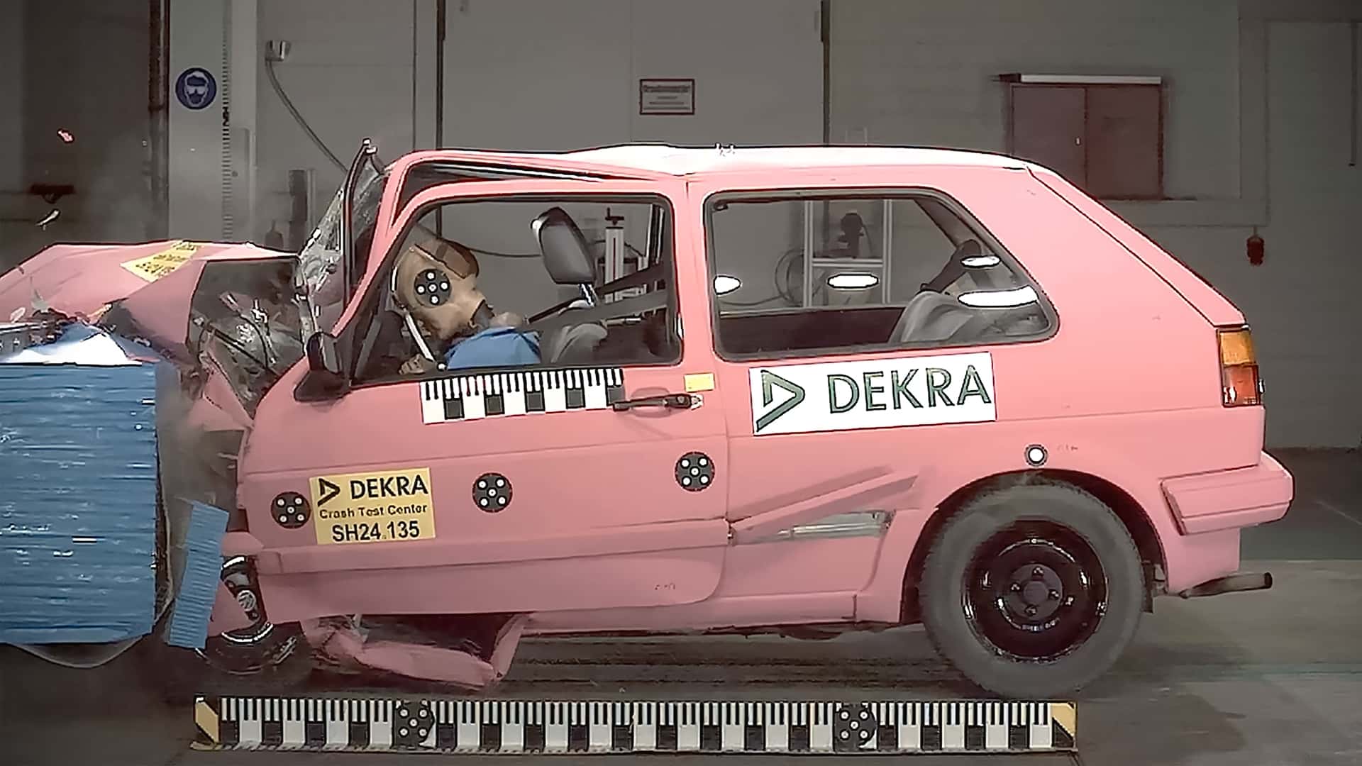 Volkswagen Golf VIII crash test