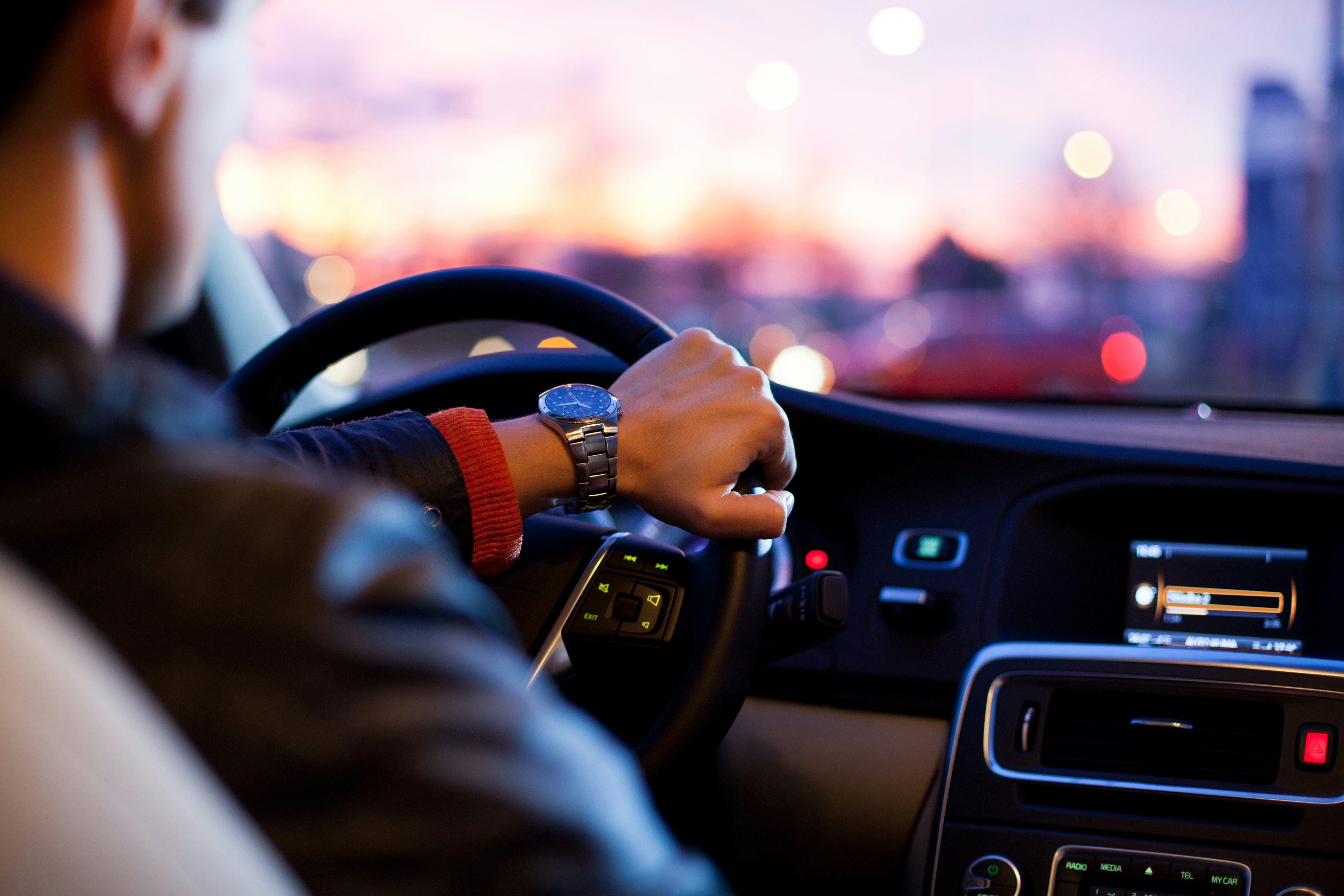 Artificial intelligence falsely accused and fined an AI expert for allegedly using a phone while driving
