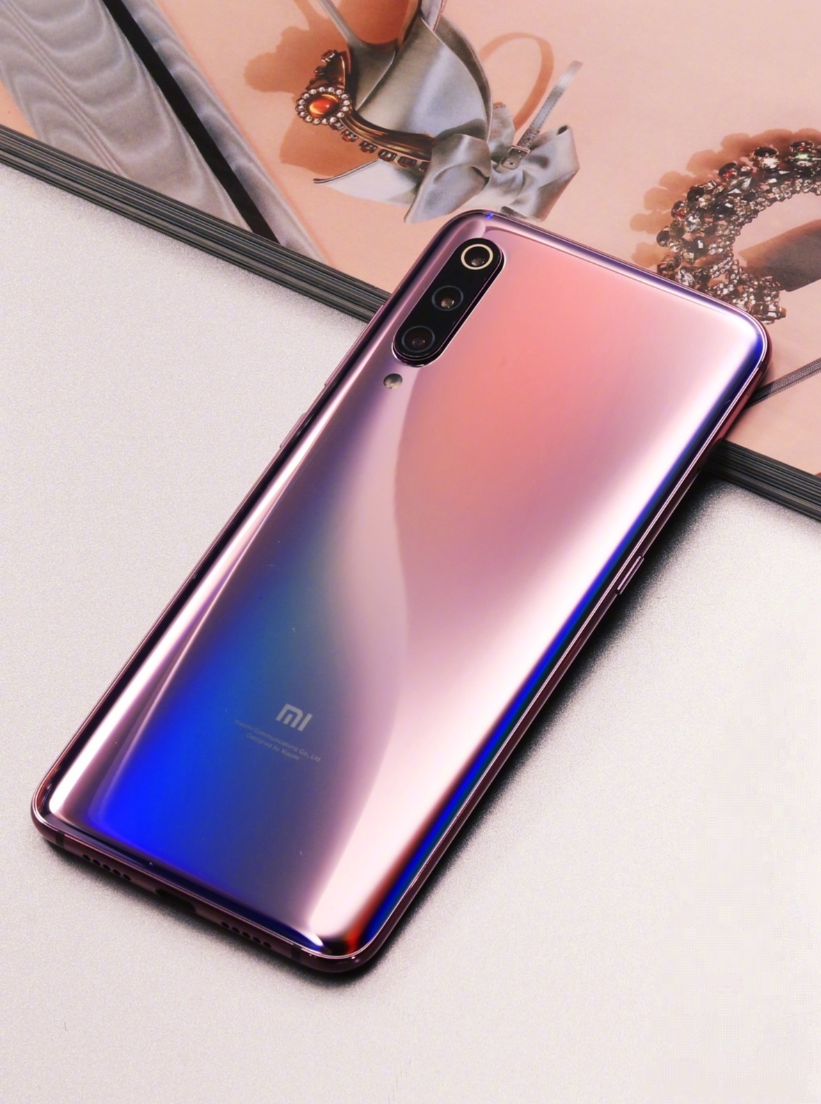 xiaomi-mi-9-official-images-color-6.jpg