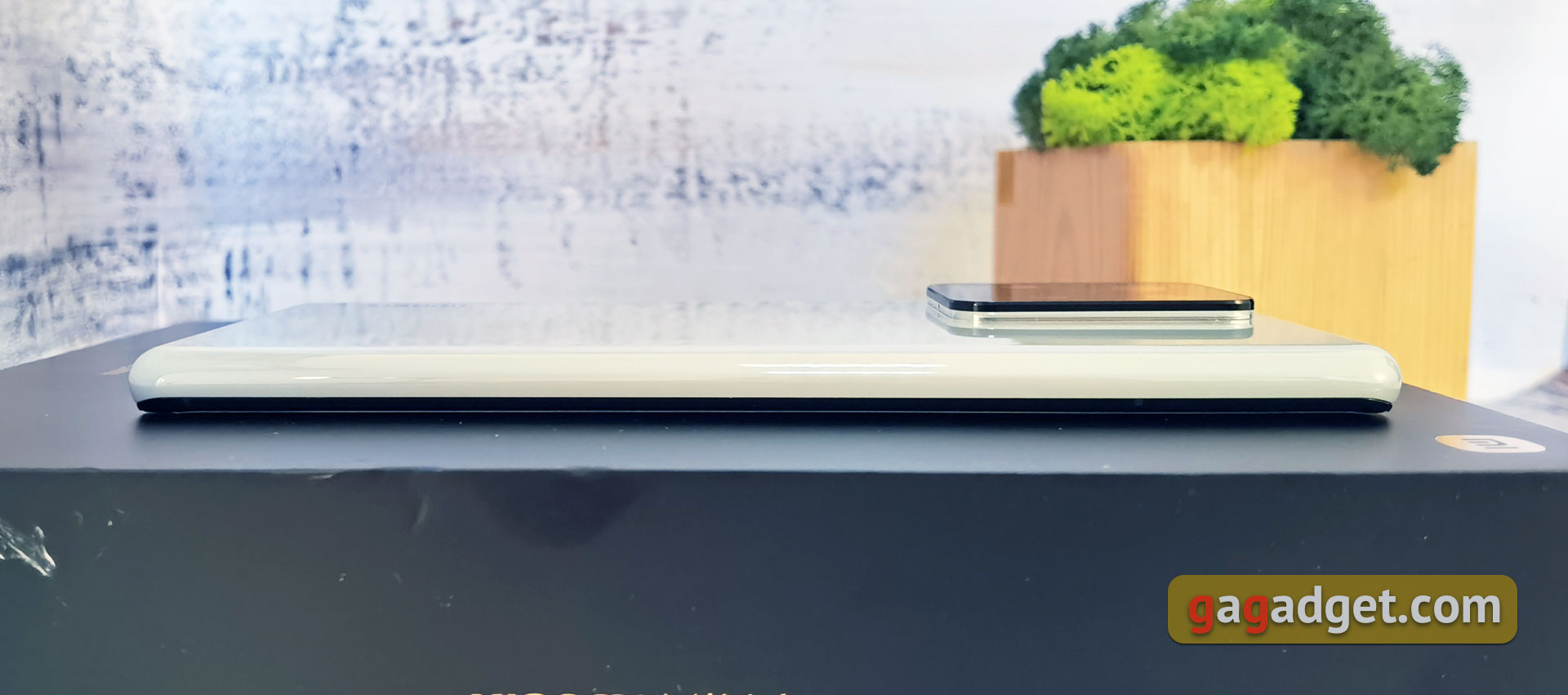 Xiaomi MIX 4 на власні очі: підекранна фронтальна камера, яку дійсно не видно-17