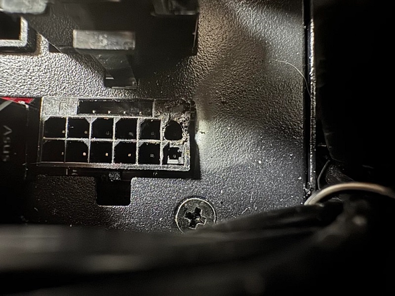 Порт питания RTX 5090