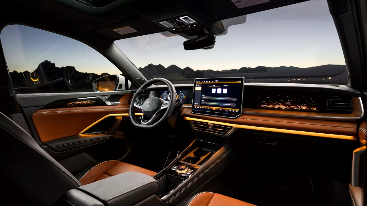 Інтер'єр салону VW Tiguan